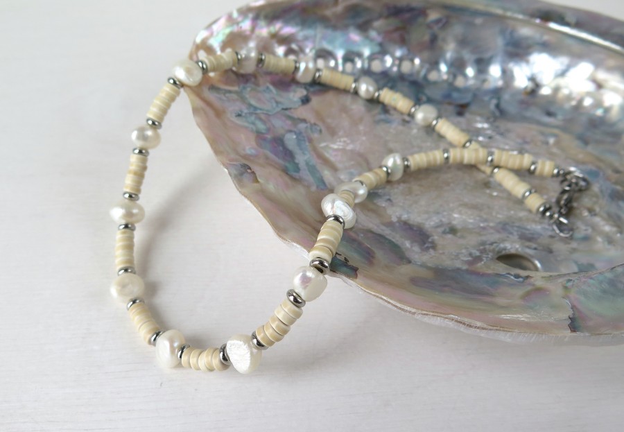 Hovlito ir gėlavandenių perlų vėrinys