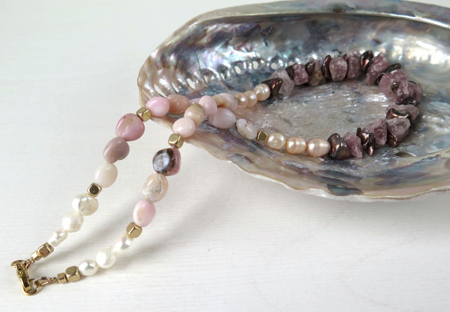 Vėrinys su kvarcu, perlais ir opalu